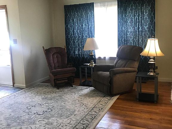 3rd image of 522 Grand Ave