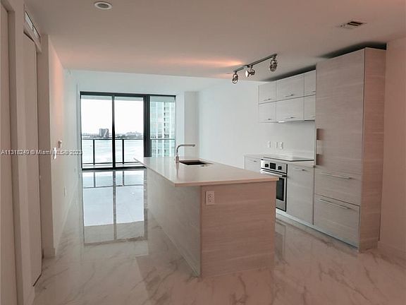 2nd image of 650 NE 32nd St Unit 1906