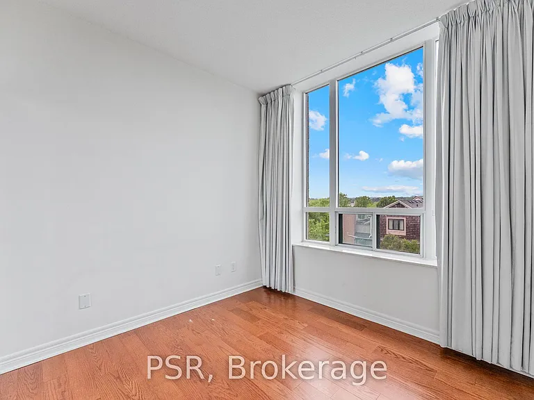 9 Boardwalk Dr #423 — Photo 12
