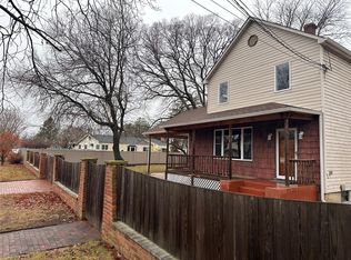 315 Midwood Rd, West Babylon, NY 11704