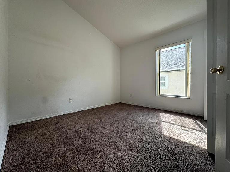 1536 N Hampton Dr — Photo 15
