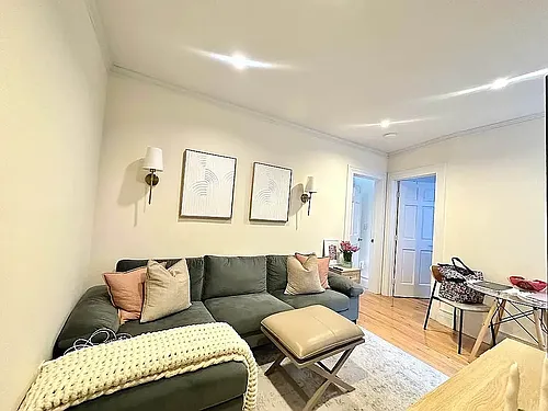 417 W 43rd St #81 Photo 1