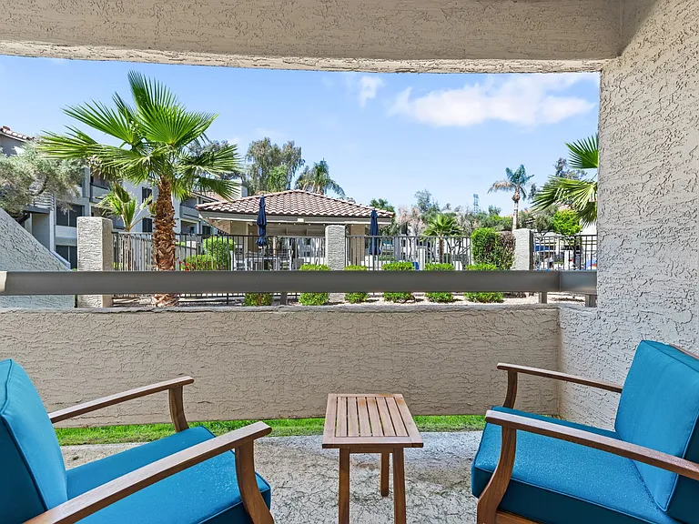 Villa Montana Apartments — Photo 16