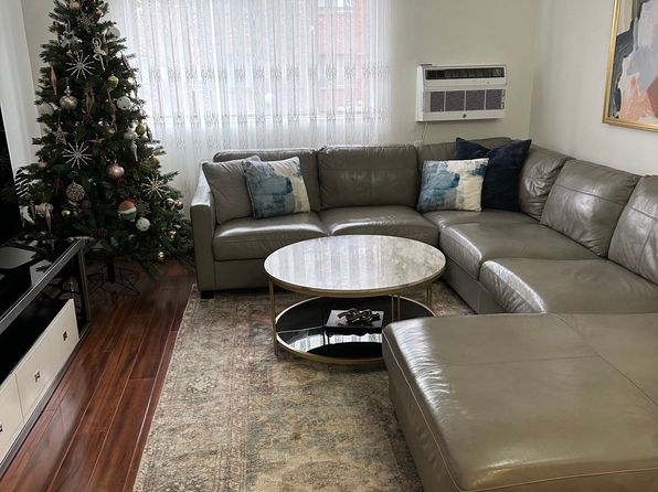 700 Governors Dr APT 17