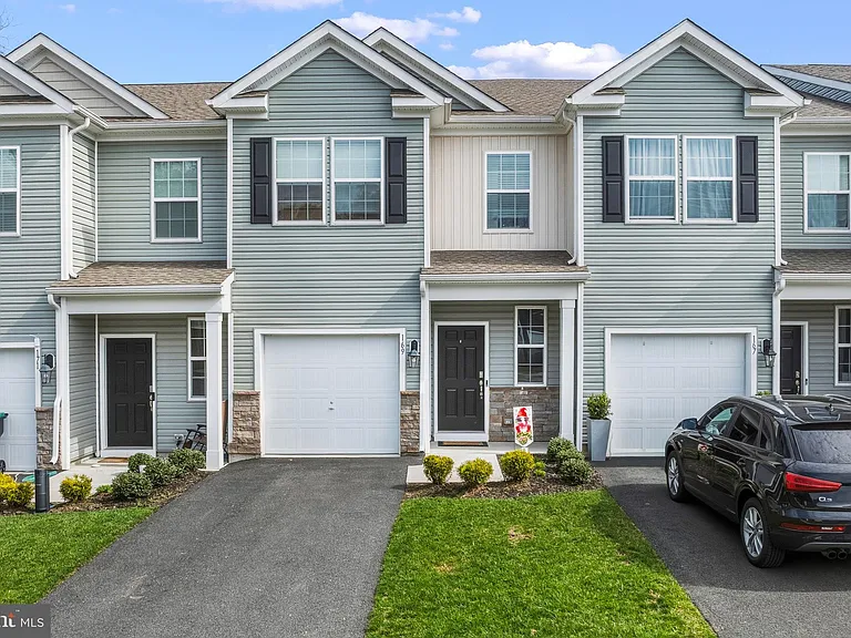 169 Sickler Ct — Photo 1