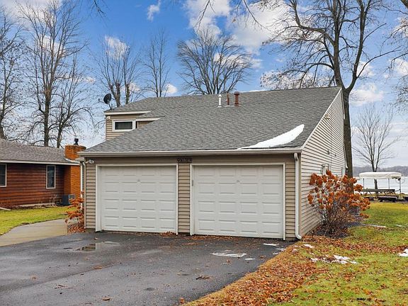 3rd image of 50864 Lakeview Dr