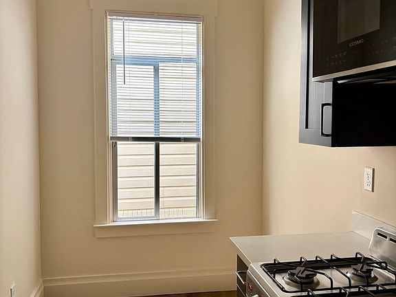 3rd image of 1355 Valencia St #24