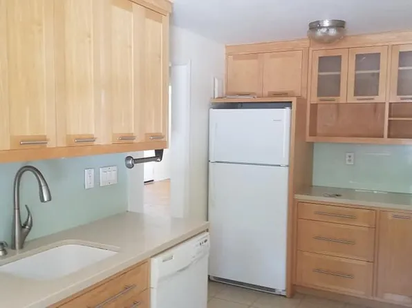 15 Revere Dr APT 1, Stamford, CT 06902
