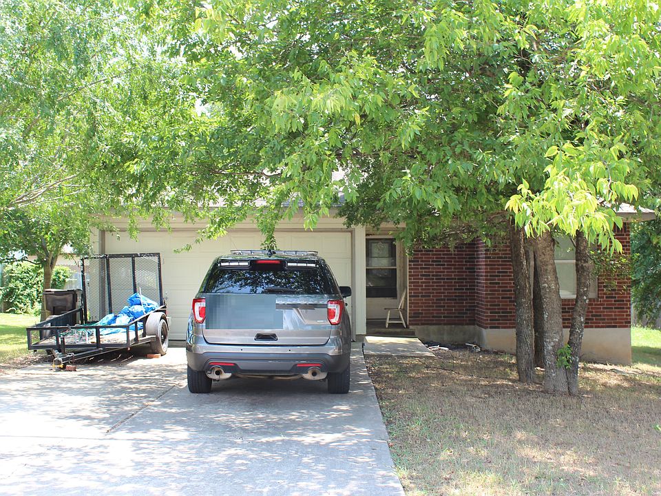 1st image of 153 Oak River Dr