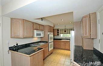 3rd image of 8027 Bennett Ave