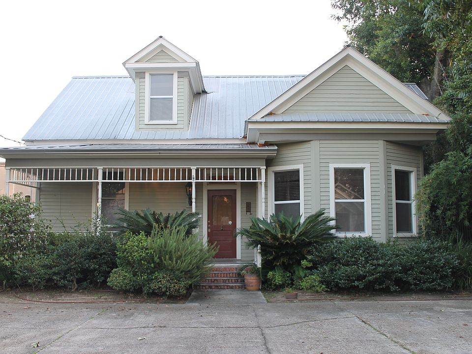 Queen Anne Revival style