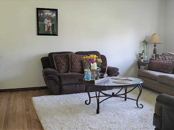 2nd image of 1385 Delmar Dr