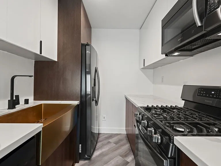 6307 Elgin Street Apartments — Photo 19