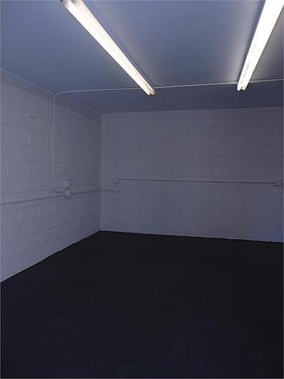 Building Photo 3