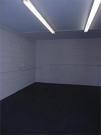 Building Photo 3