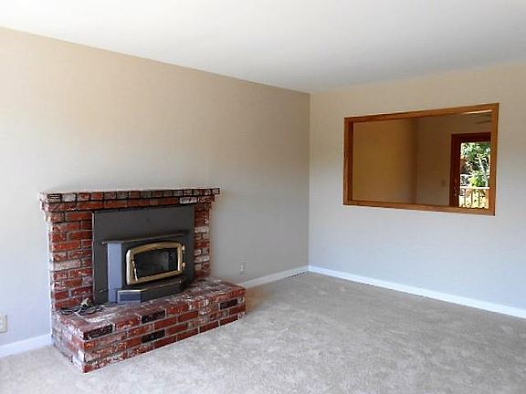 3rd image of 1171 Mason Dr