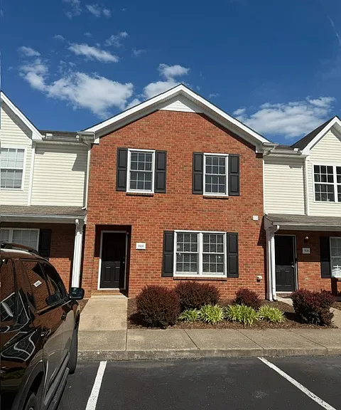 1026 Wolves Den Pl — Photo 1
