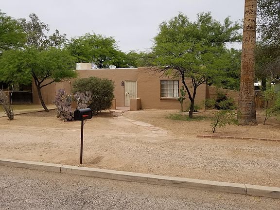 3rd image of 2601 E La Madera Dr