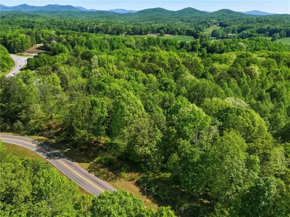 4 Summit Dr, Dahlonega, GA 30533