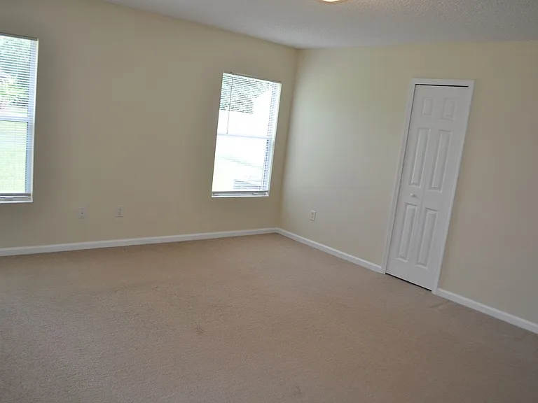 89 Berkshire Ln — Photo 18