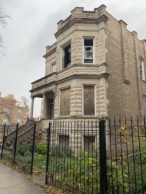 1st image of 1427 S Avers Ave