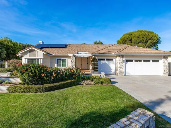 1350 Lupine Hills Dr, Vista, CA 92081