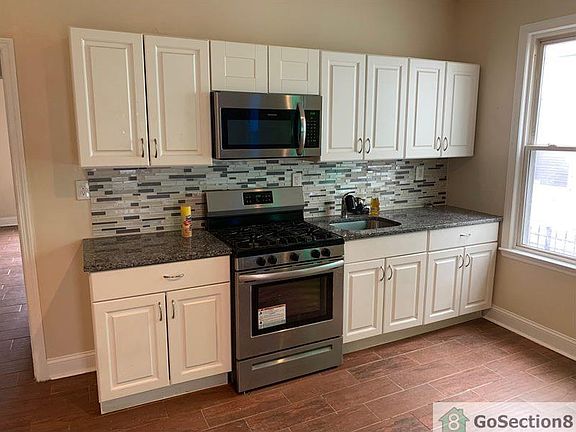 2nd image of 156 Sunset Ave #158