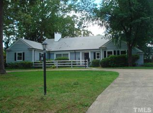 907 W Pearsall St, Dunn, NC 28334