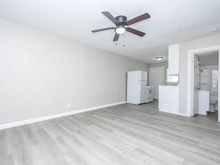 6024 Collingsworth St #2 — Photo 5