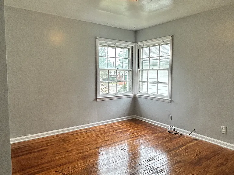 18805 Maple Heights Blvd — Photo 5