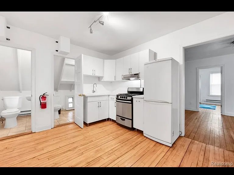 3166 Hanley St — Photo 6