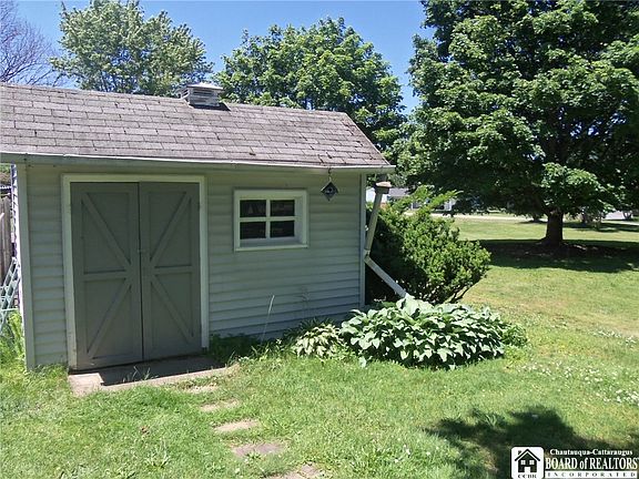 4th image of 3746 Crestwood Dr
