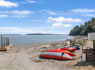 937 Black Fin Ln, Greenbank, WA 98253