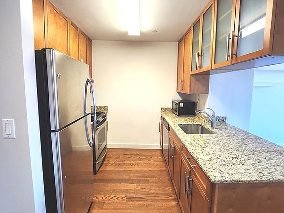 3rd image of 4022 College Point Blvd APT 10P