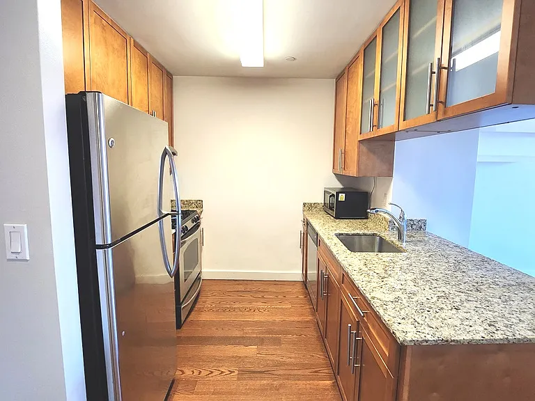4022 College Point Blvd #10P — Photo 3