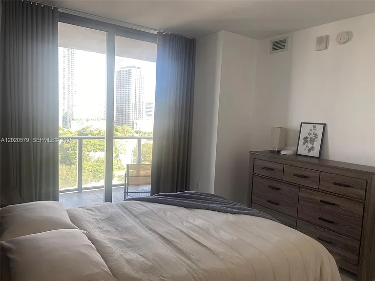 121 NE 34th St #1007 — Photo 37