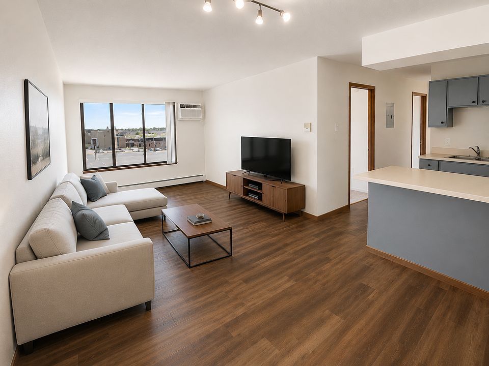 1st image of 1011 5th Ave S #305
