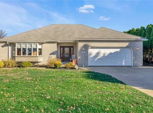 121 Oakhill Dr, Buffalo, NY 14224
