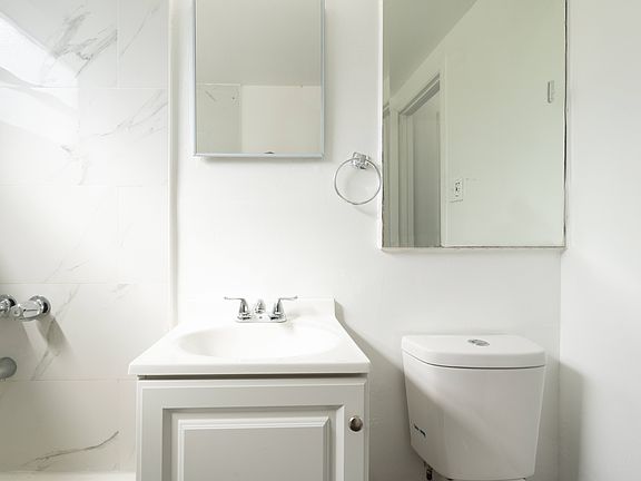 4th image of 400 NW 7th St #560-106