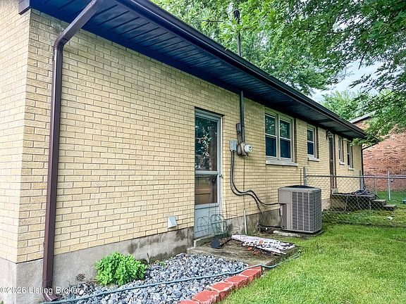 2nd image of 326 Sequoia Dr