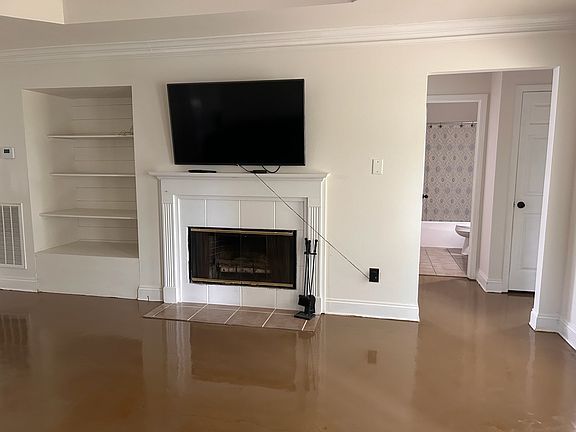 3rd image of 5215 Barracuda St