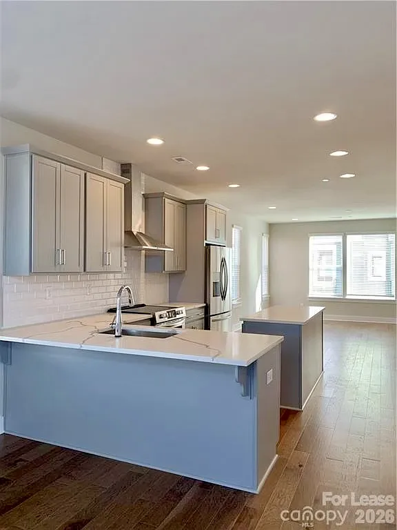 3 bed, 3.5 bath, 1727 sqft, $3,100 — Photo 2