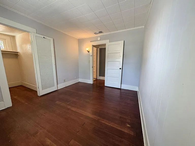 1320 E Colton Ave — Photo 12