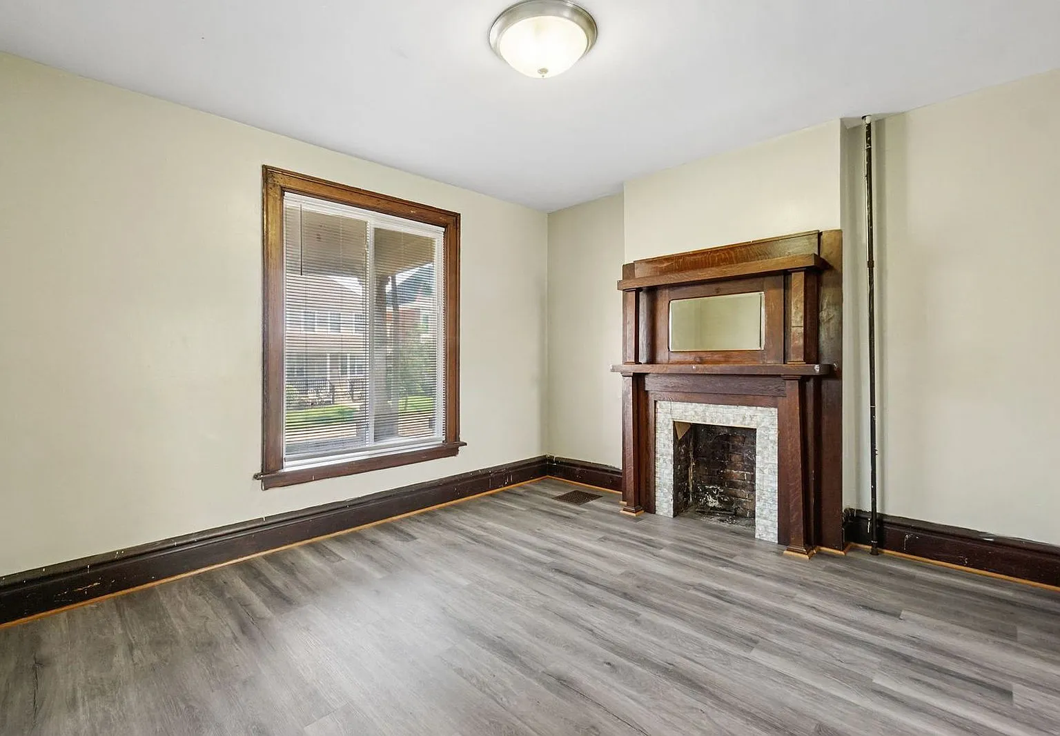 3 bed, 1.0 bath, $1,995 — Photo 3