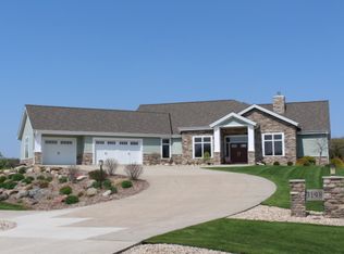 3198 Castleton Xing, Sun Prairie, WI 53590