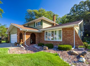 9857 Olcott Ave, Saint John, IN 46373