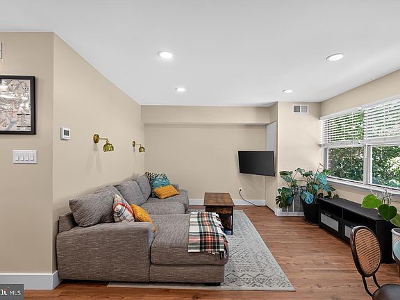 5th image of 151 Parker Ave