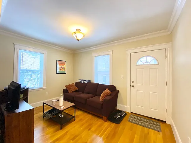 818 Huntington Ave #R — Photo 3