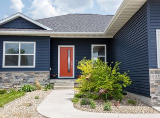 1225 1st St SE, Waverly, IA 50677