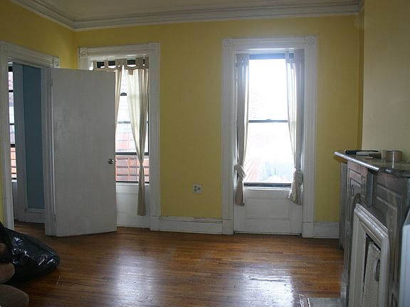 5th image of 476 Dean St APT 4
